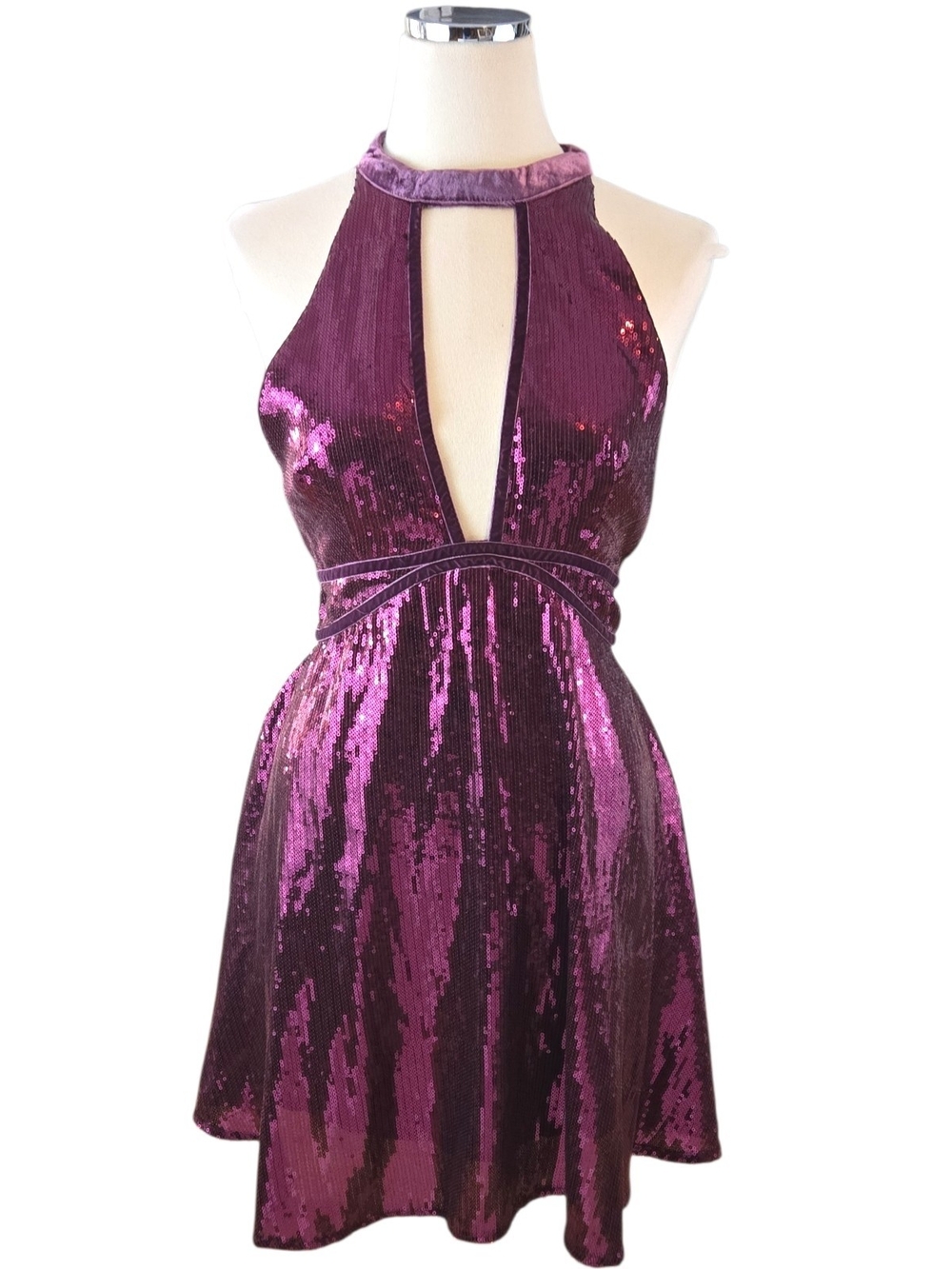 Free People Film Noir Sequin Mini Dress Sz 4 Purple Plum Halter Open Back Party